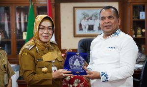 Rektor Universitas Moestopo Datangi Bupati Sukoharjo 1